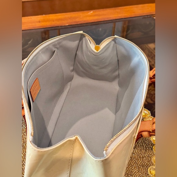 Authentic Louis Vuitton Rosewood Avenue Cream Vernis - Picture 10 of 13